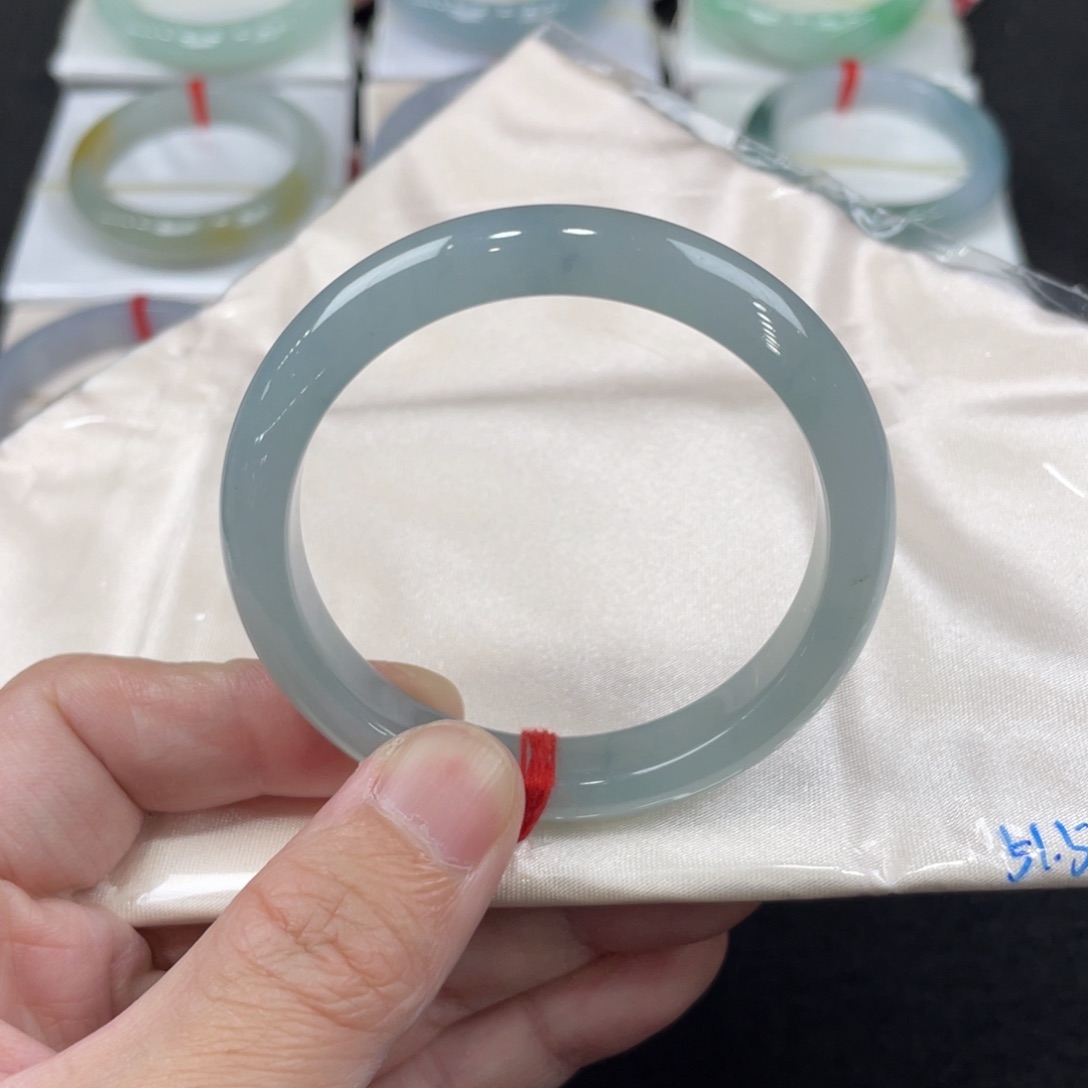 翡翠手镯未镶嵌51.5正圈