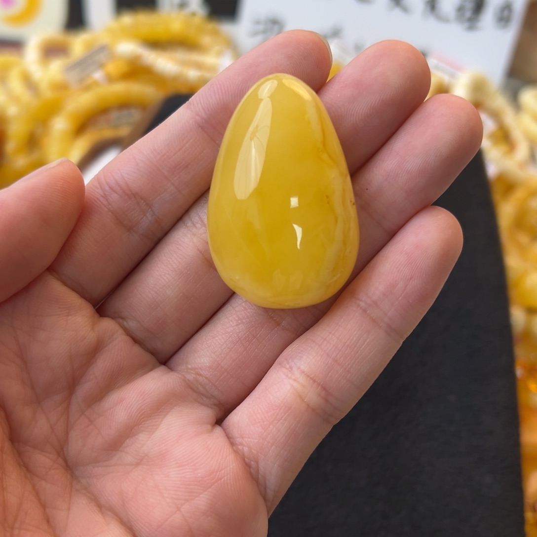 未镶嵌琥珀珠宝奇石