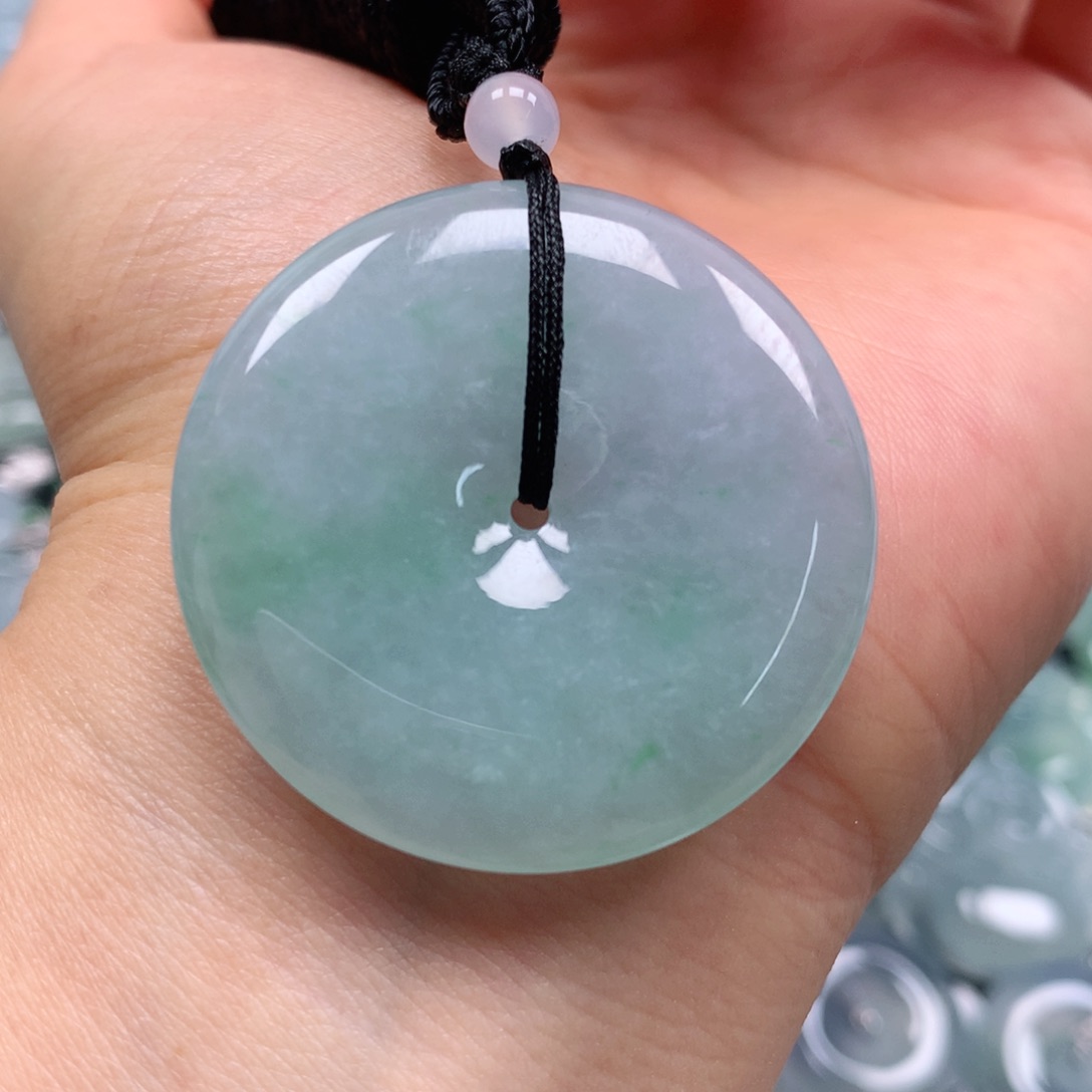 翡翠颈饰未镶嵌天然翡翠