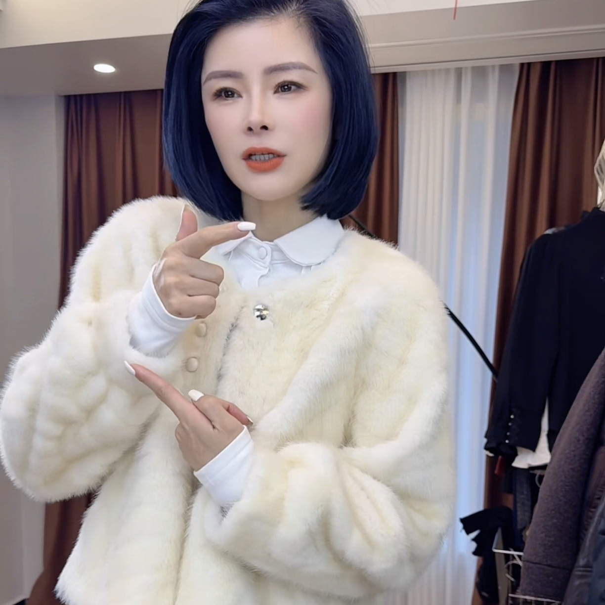 【娟子】冬季新款短款小香风时尚洋气外套女