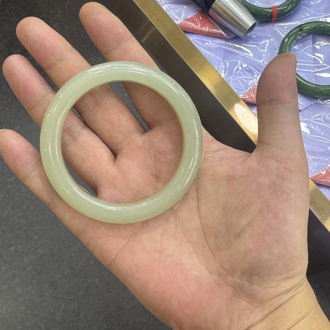 和田玉手镯（勿拍）