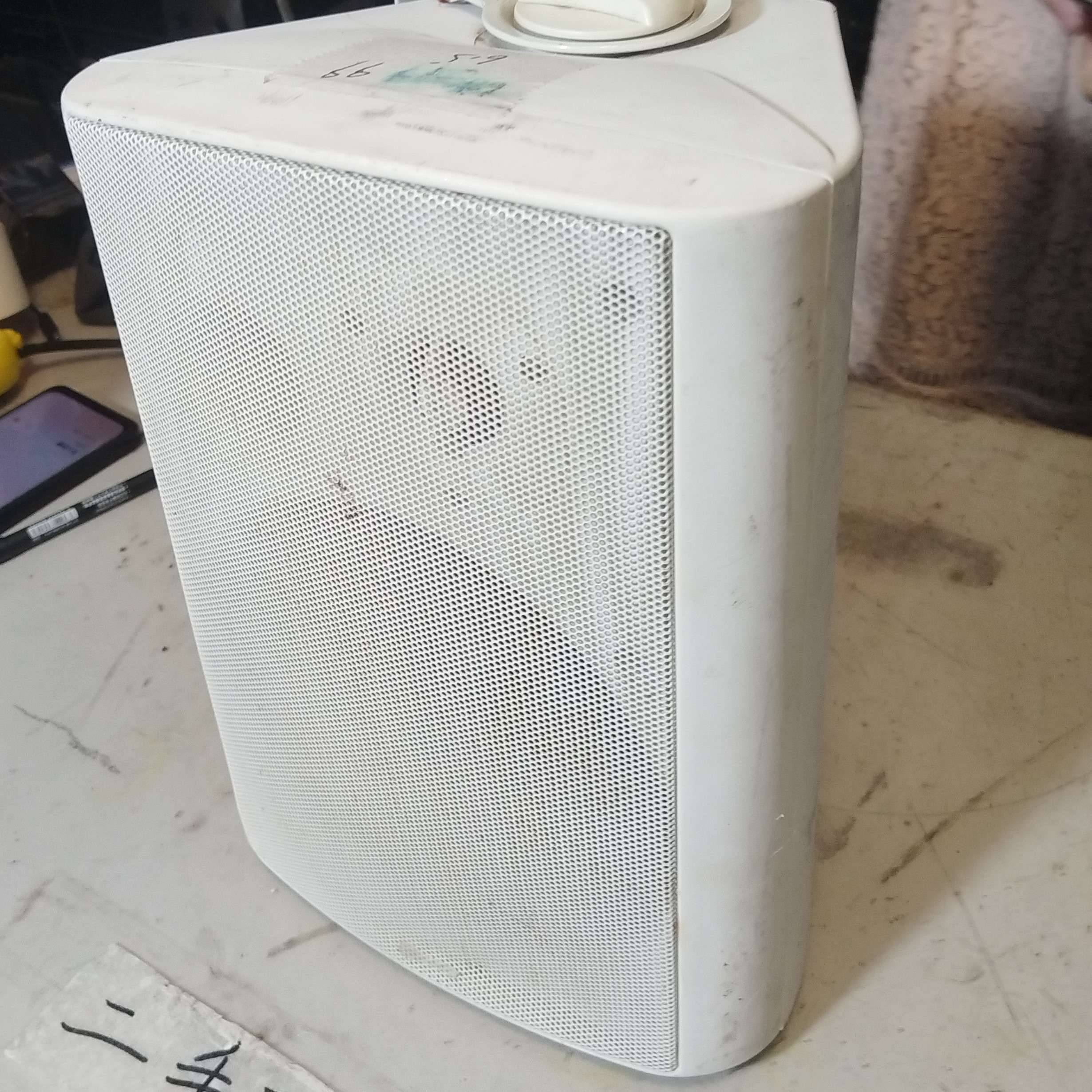 8新  小音箱一对，不包邮费。不支持七天无理由退货