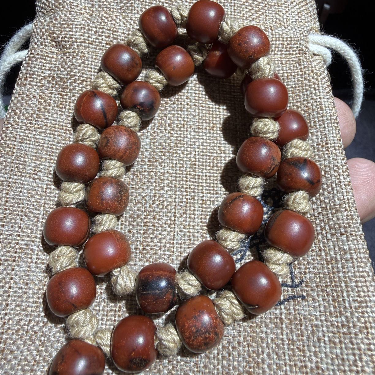 和田玉手串品相完整手工