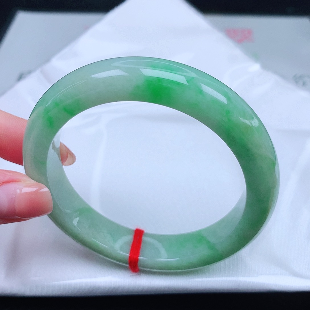 翡翠手镯未镶嵌24阳绿捡漏