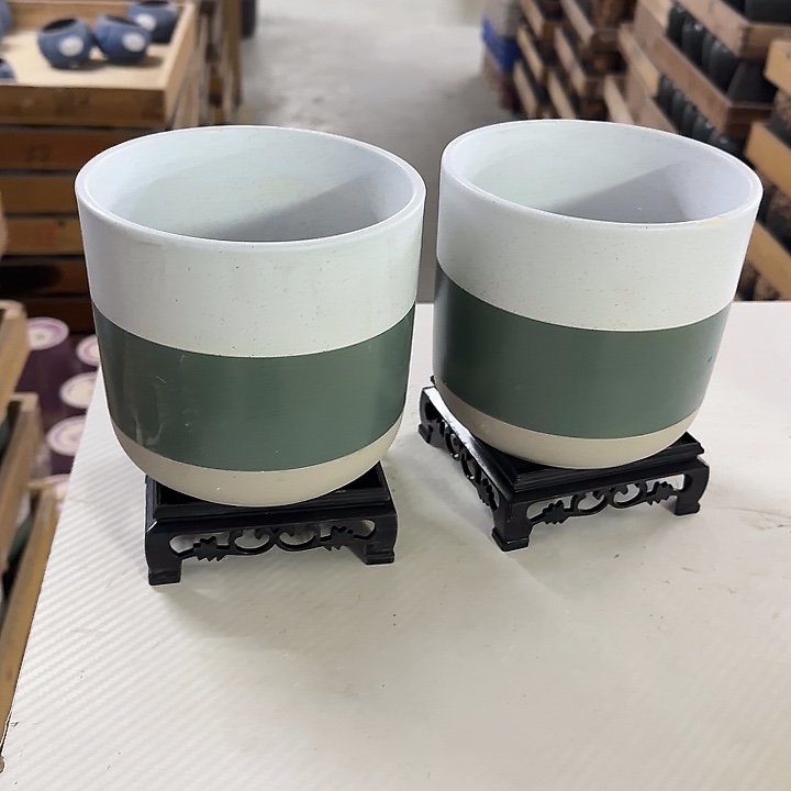 ··2盆++2个塑料托盘··