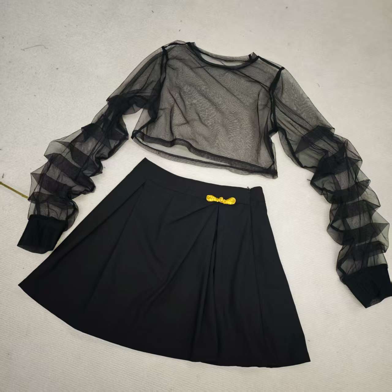 唯琳剪标  7仓F4-6-6166款  网纱上衣黑色半裙套装