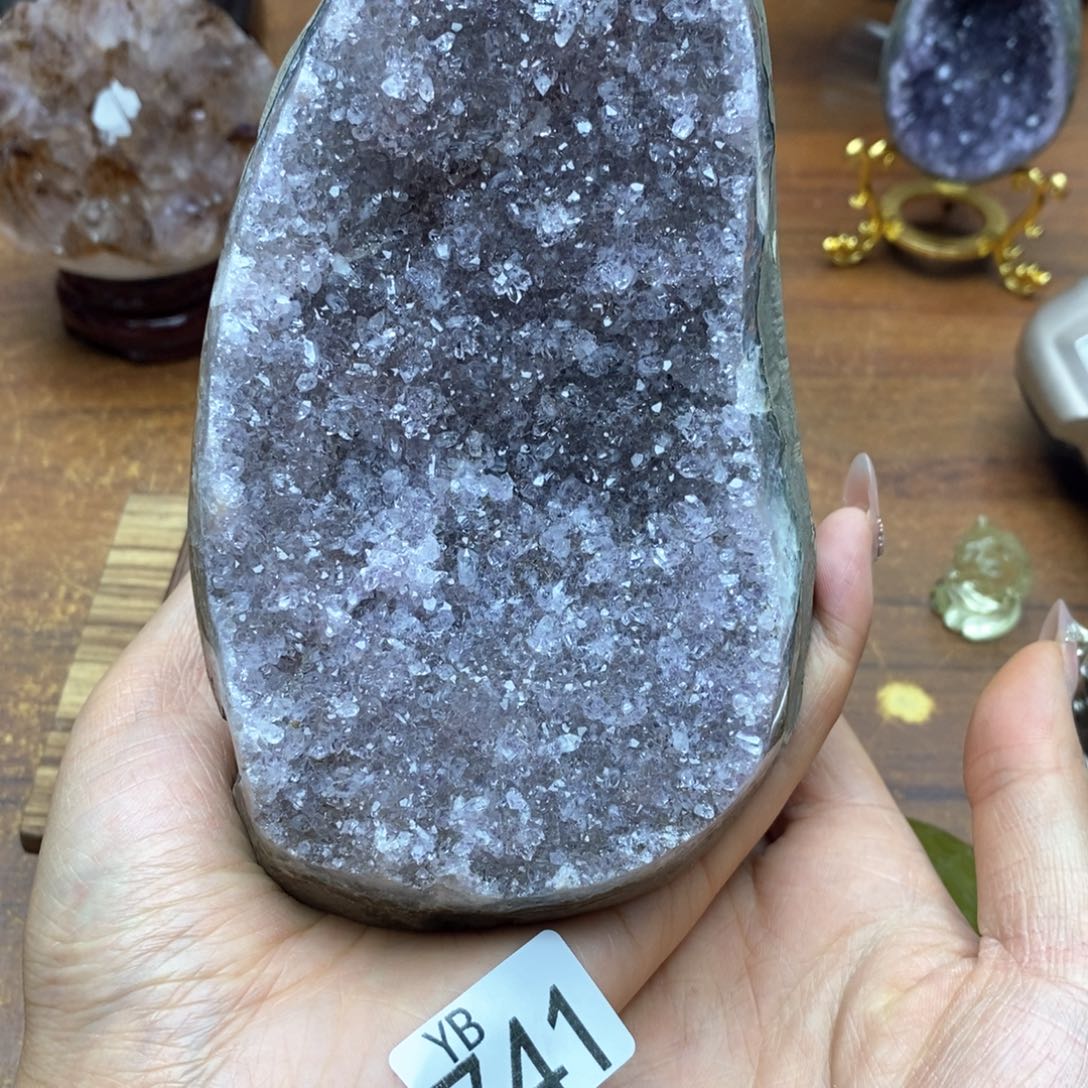 未镶嵌水晶大型摆件（非配饰）