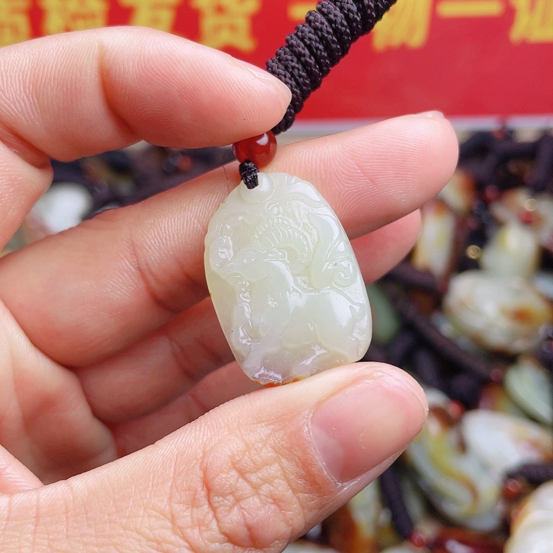 和田玉颈饰未镶嵌