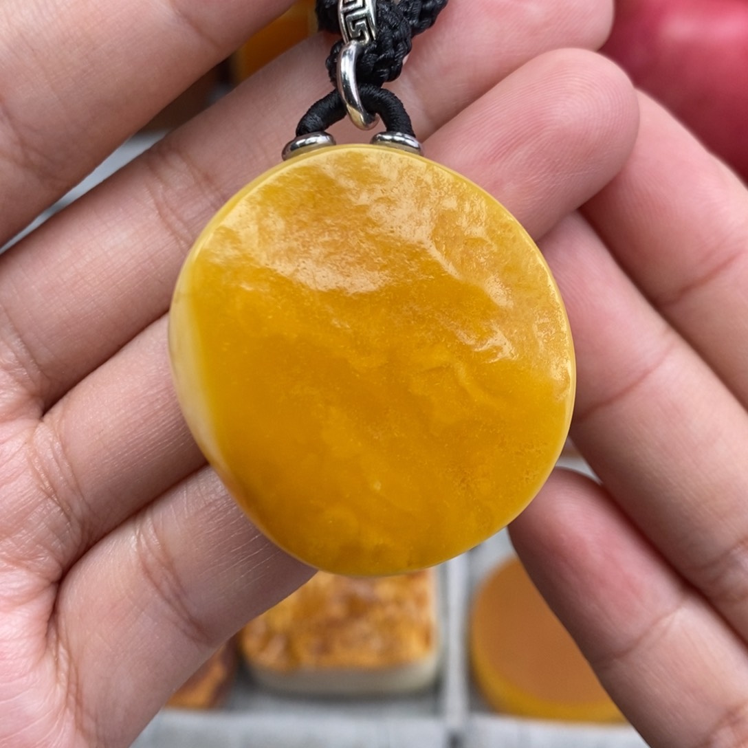 琥珀吊坠(赠链)未镶嵌