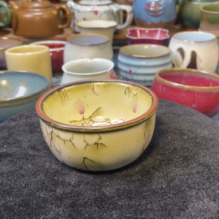 摆件钧瓷踏雪寻梅普洱杯