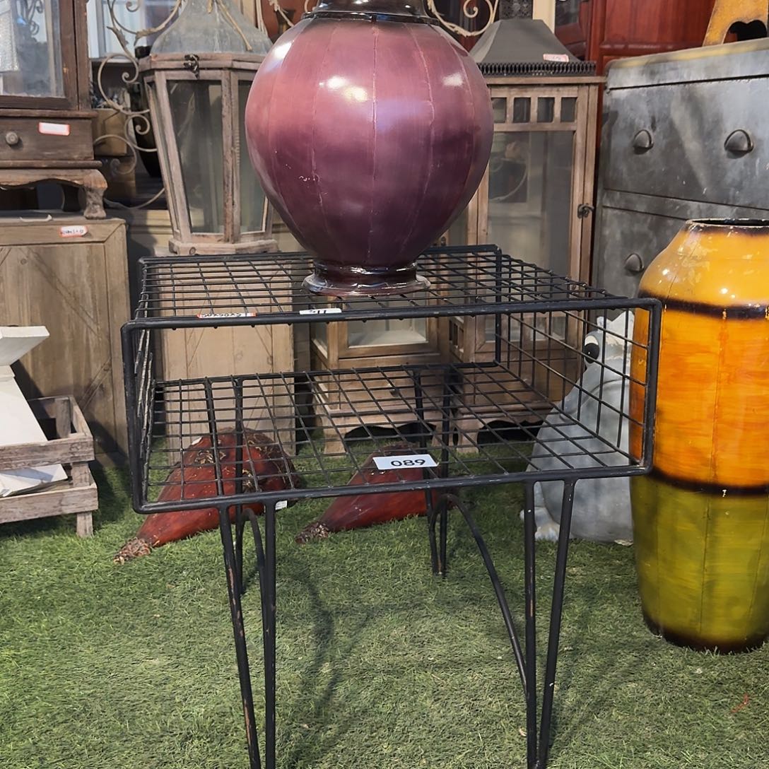 合成树脂铁艺方桌