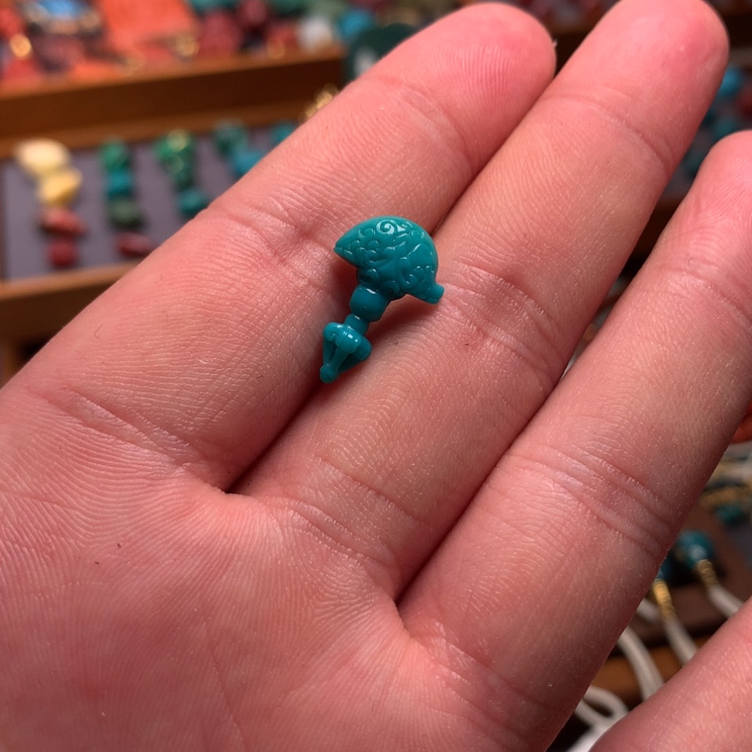 绿松石未镶嵌钺刀