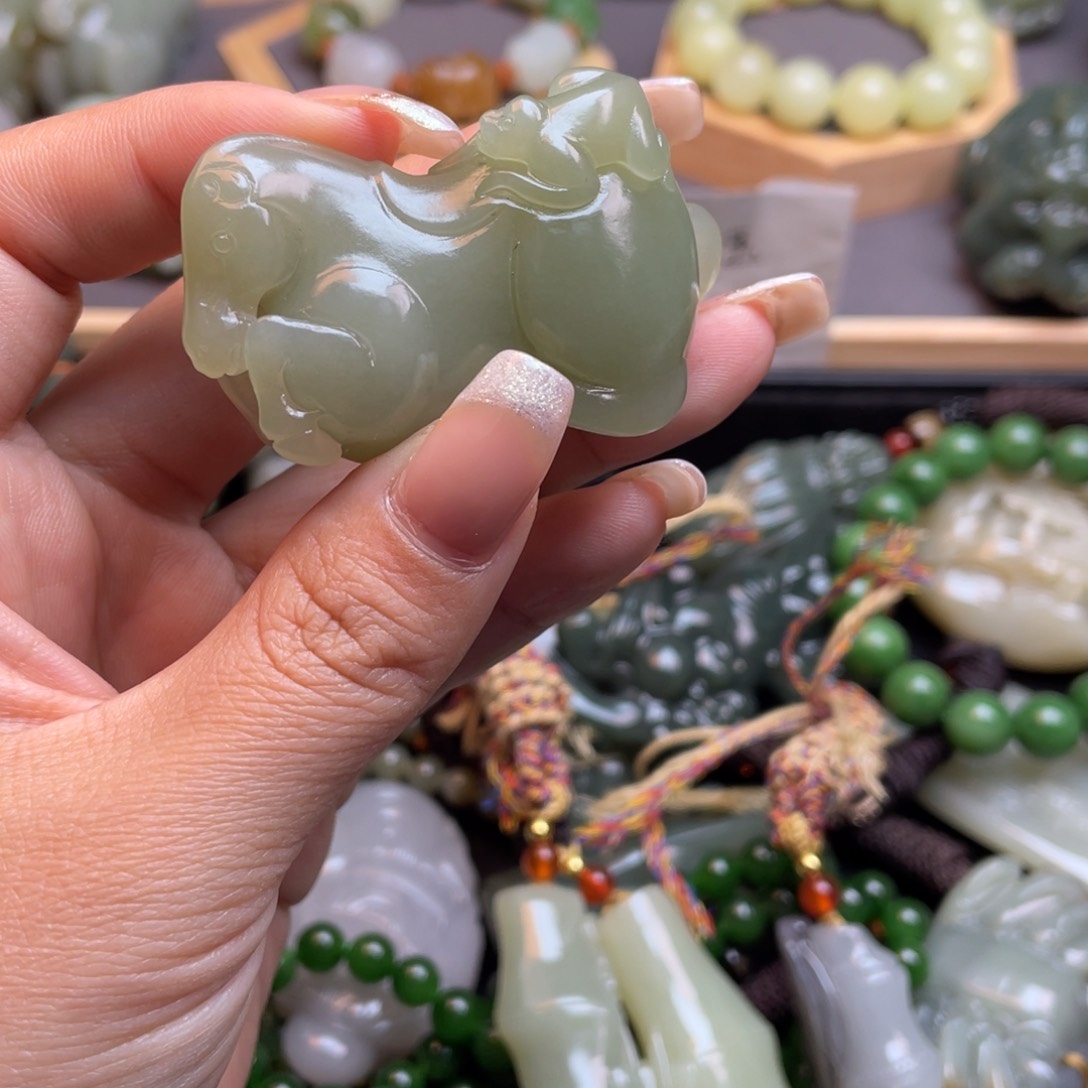 和田玉颈饰未镶嵌