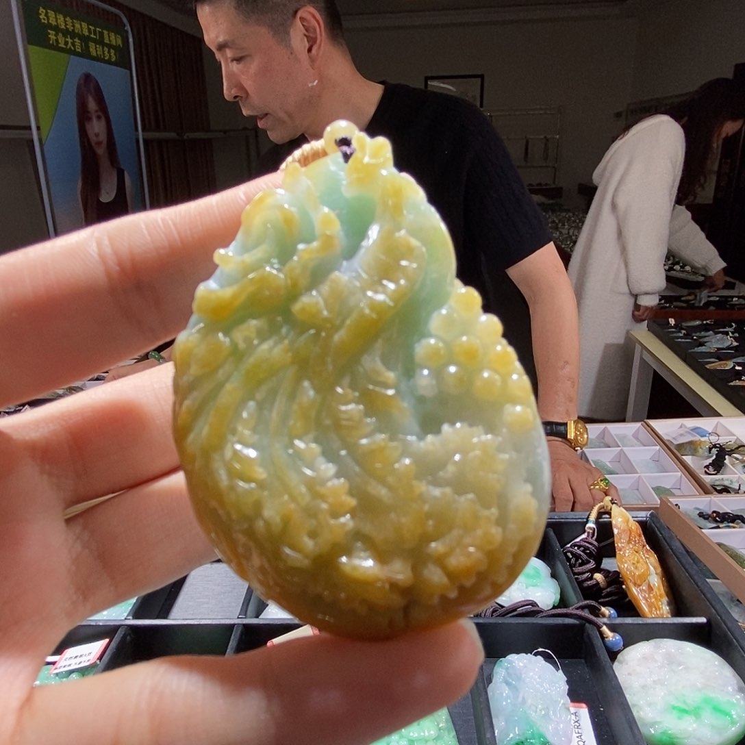 翡翠未镶嵌颈饰翡翠