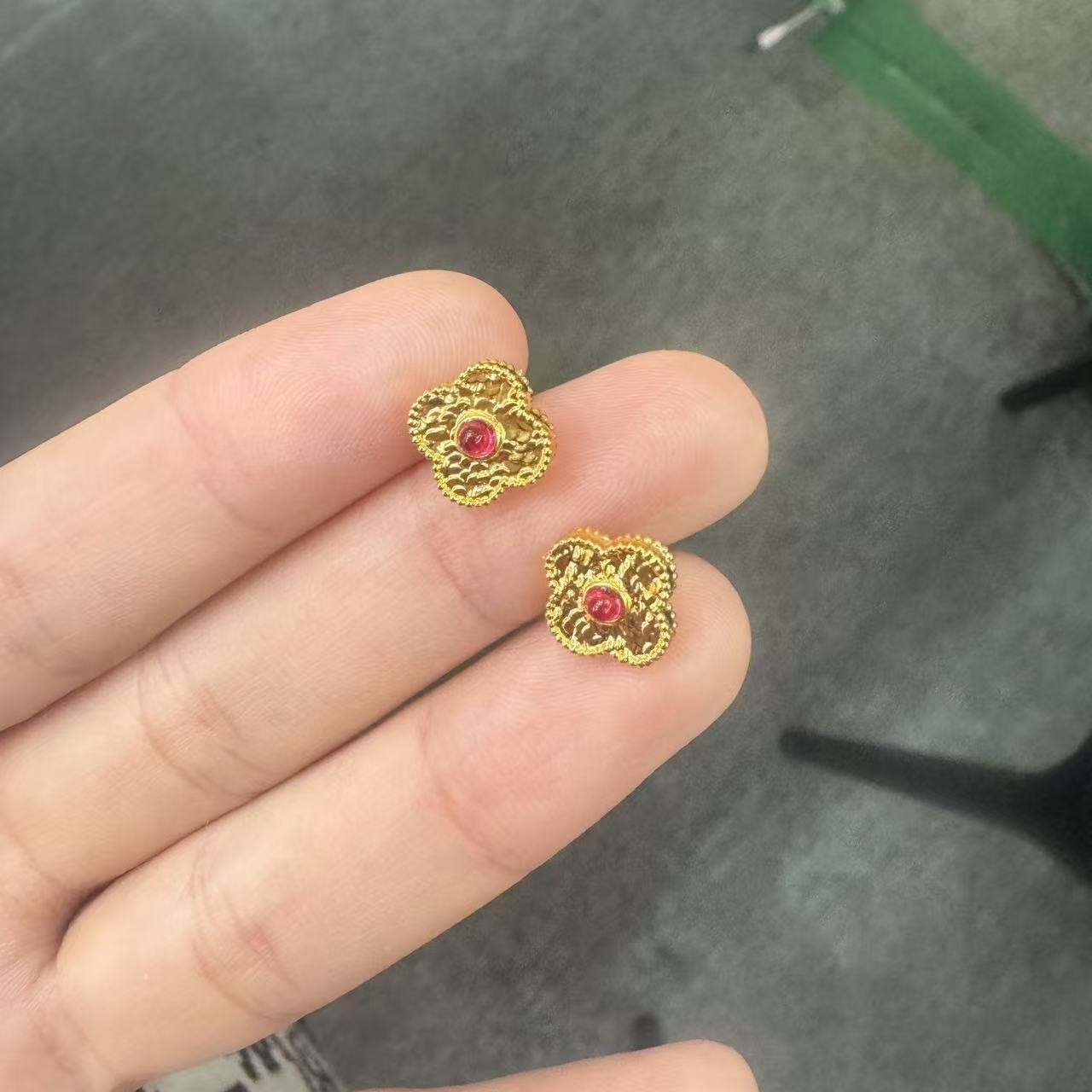 【WS】百搭四叶草碎冰冰足 金999耳饰搭配红宝石（赠链）KCB334