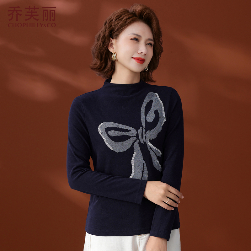 妈妈秋装打底衫时尚洋气毛衣薄款2025新款中老年女秋冬季气质上衣