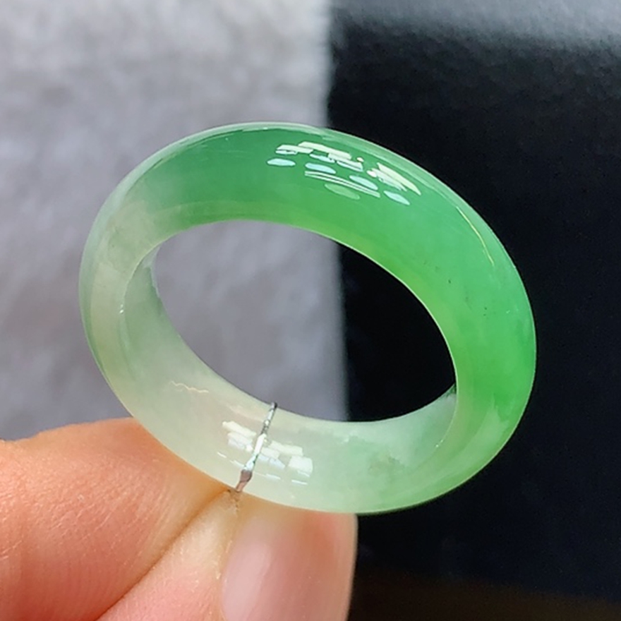 天然A货翡翠戒圈16-17号半山水冰绿戒圈内径17.9宽6.0厚4.01mm