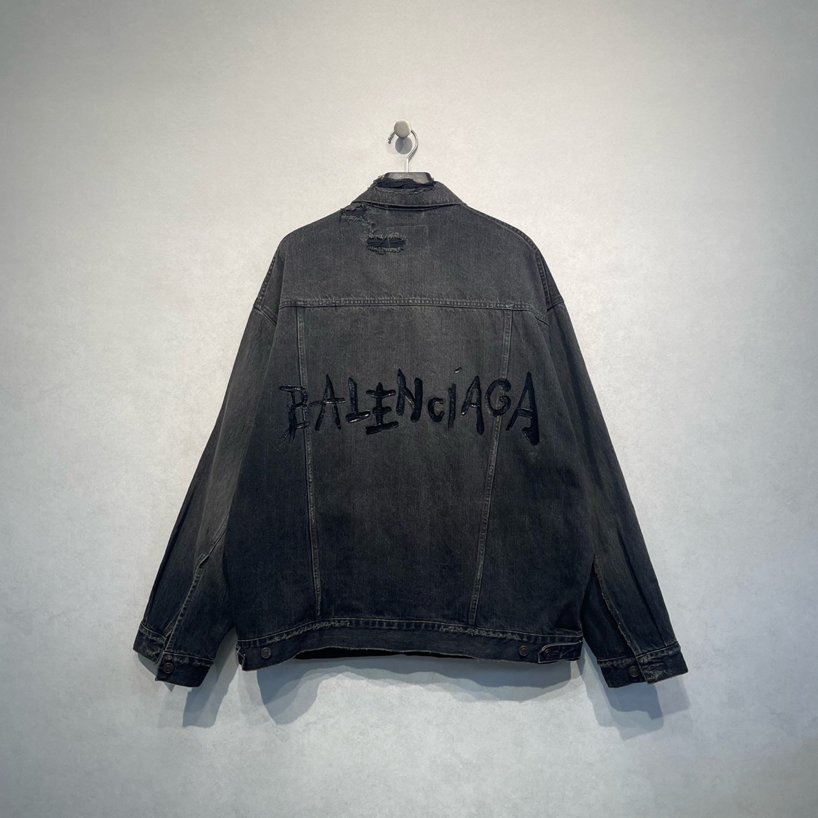 未使用 Balenciaga/巴黎世家 后背logo印花做旧牛仔外套/3码