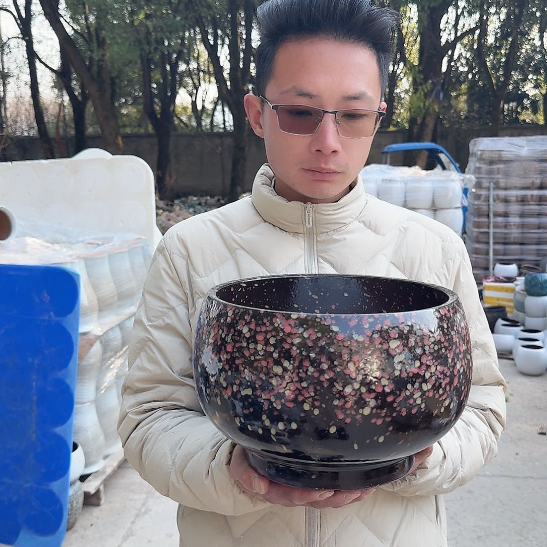 紫砂花盆口26高17（一个红色拼