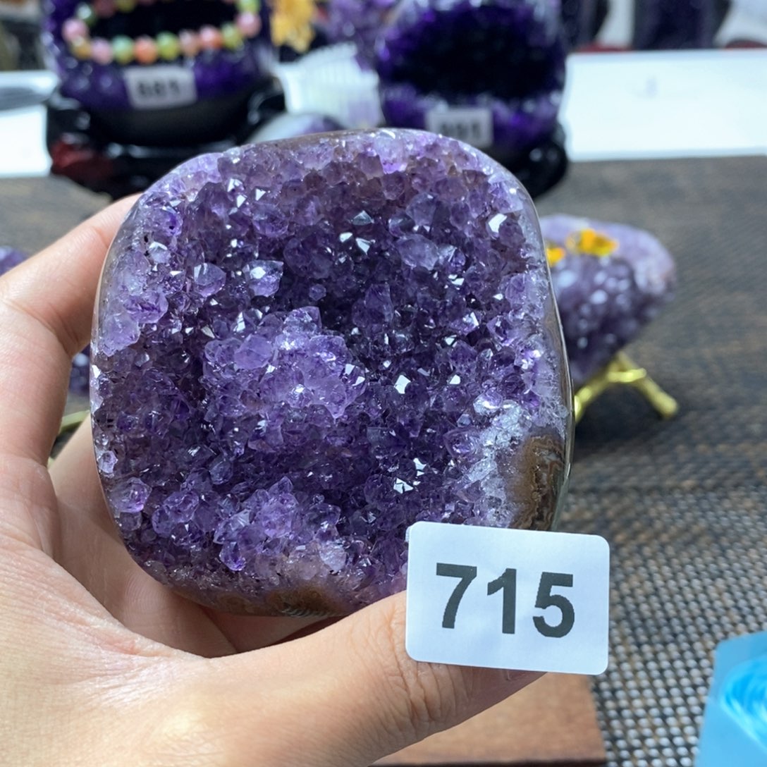 紫晶未镶嵌大型摆件（非配饰）