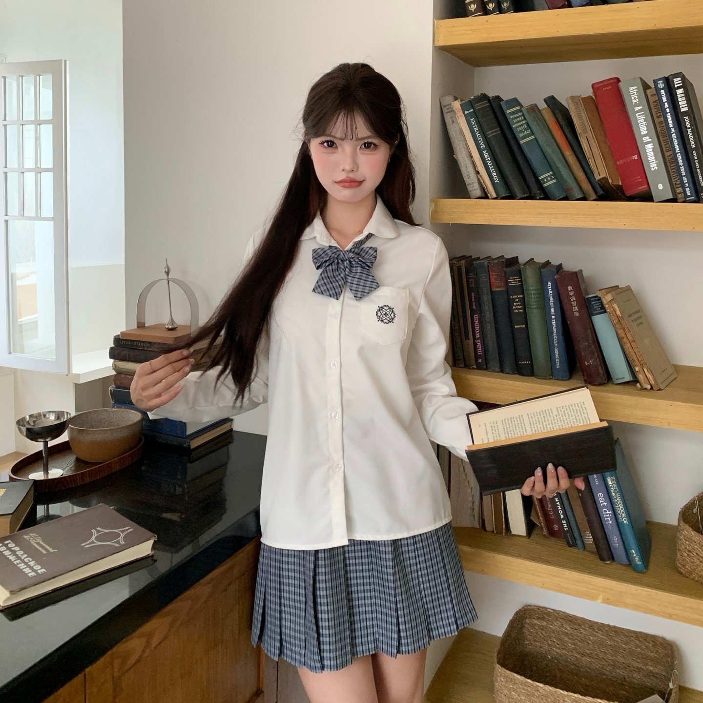 冰淇淋与鲸原创JK制服基础款百搭刺绣长袖圆领衬衫学院风宽松上衣