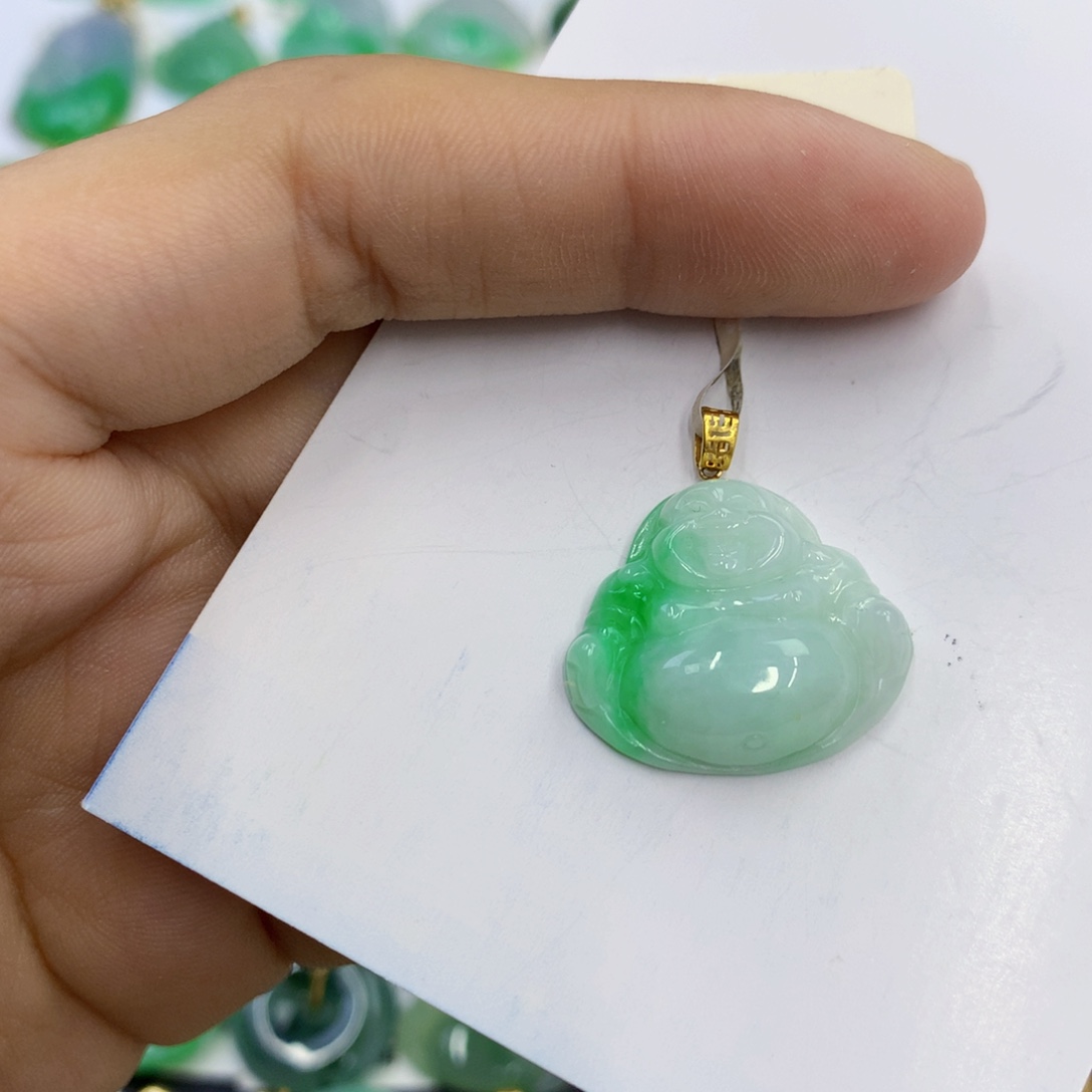 翡翠18K金镶嵌颈饰翡翠