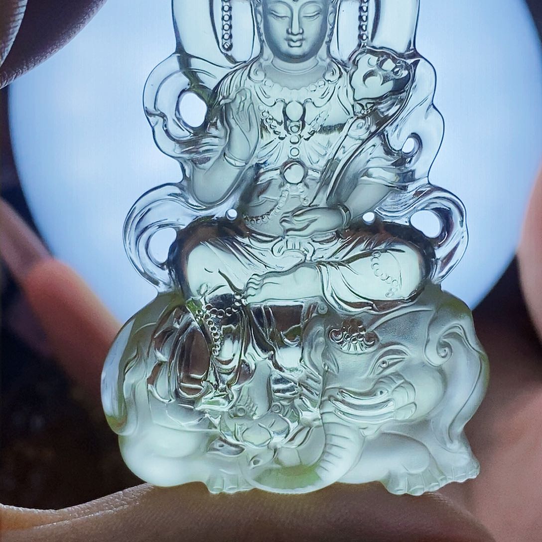 水晶颈饰未镶嵌大*男吊坠