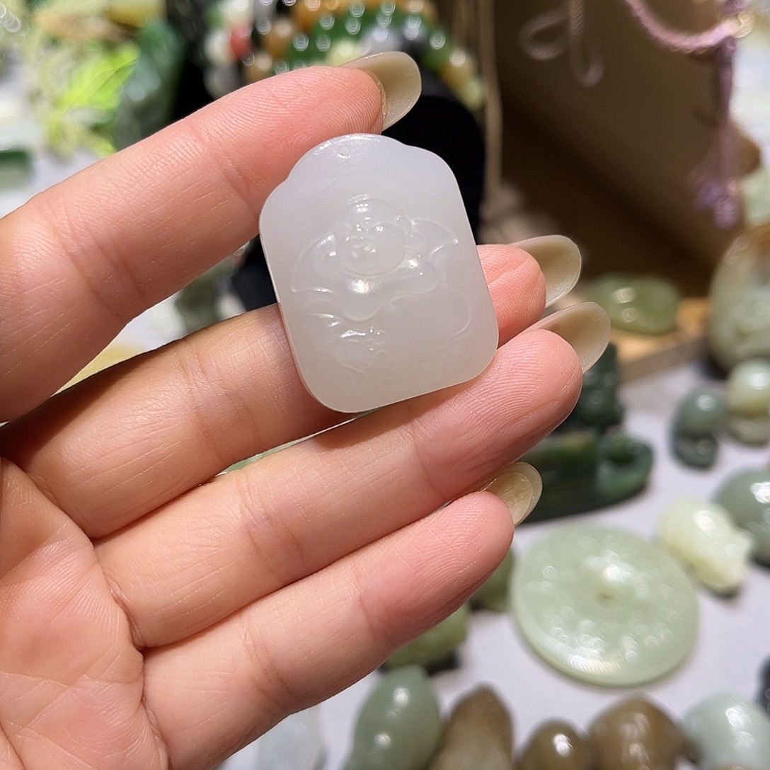 和田玉未镶嵌颈饰