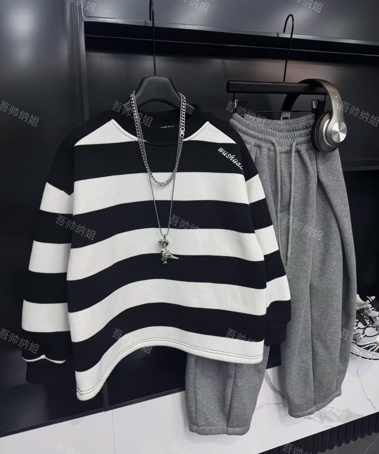 吾2025【Y】10月15日 儿童时尚潮酷黑色条纹加绒卫衣5789-