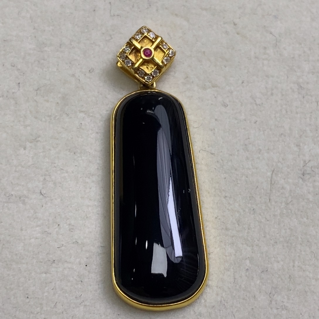 翡翠颈饰18K金镶嵌墨翠吊坠