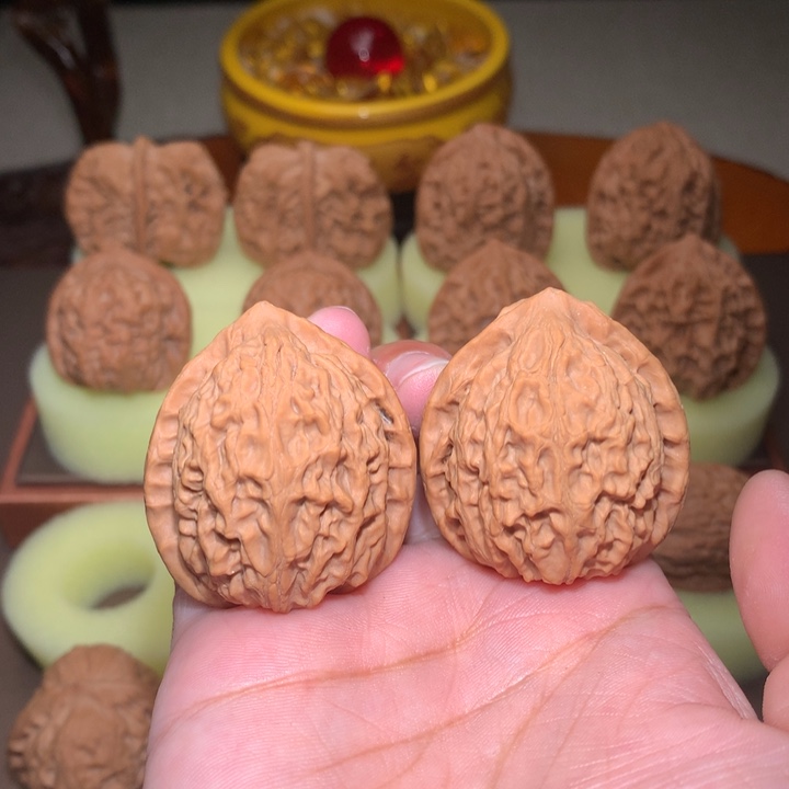 文玩核桃把件金牛