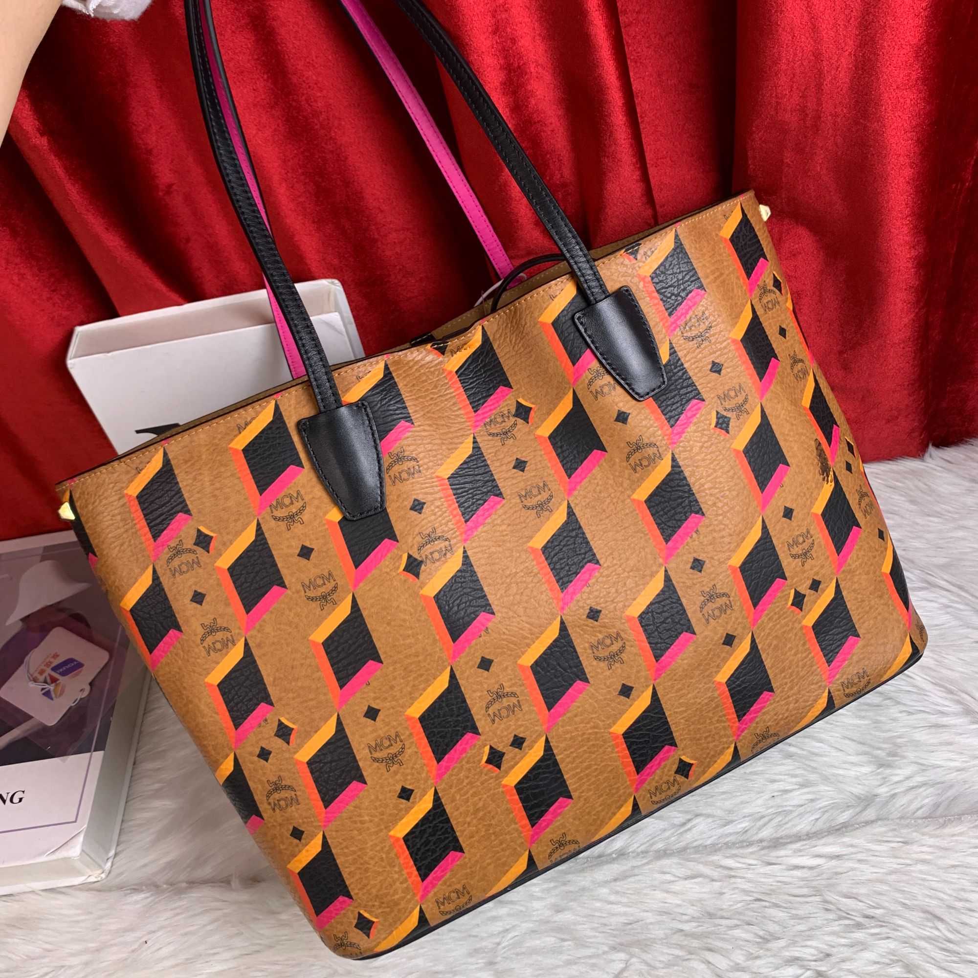 95新 MCM 干邑色印花手提包/EE09717529/7529