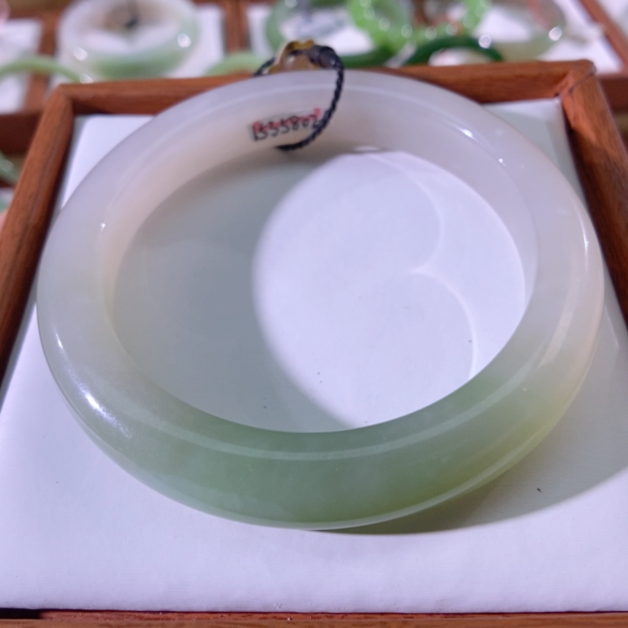 【闪购商品】未镶嵌手镯和田玉（翠青玉）