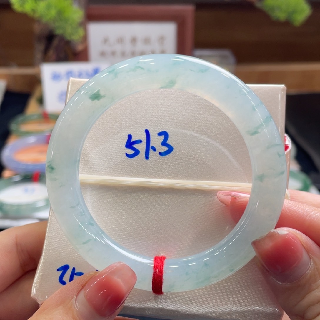 翡翠手镯未镶嵌51.3圆