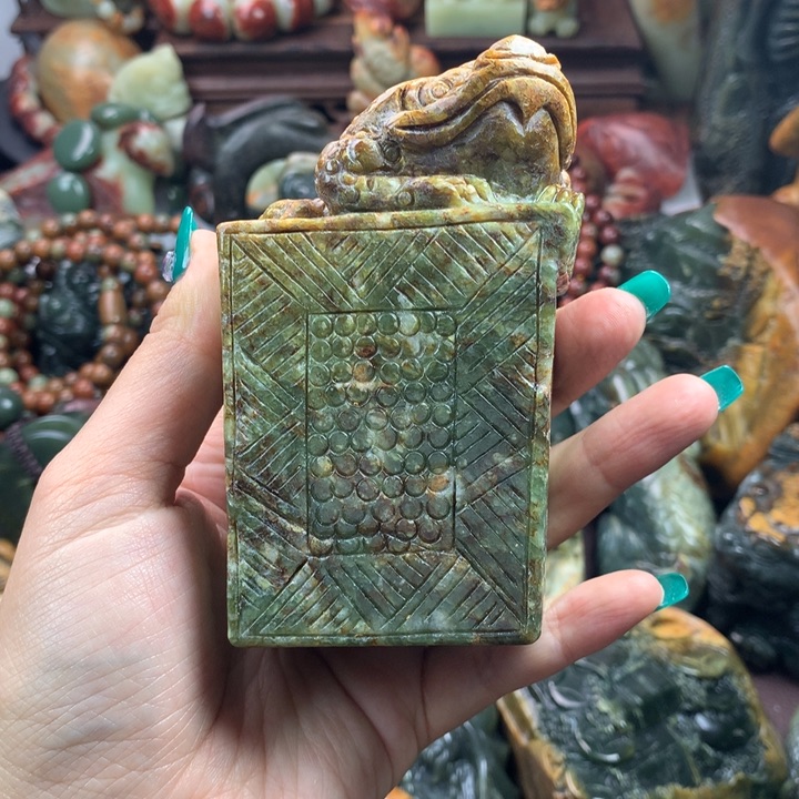 岫岩河磨玉（透闪石质玉）把件未镶嵌
