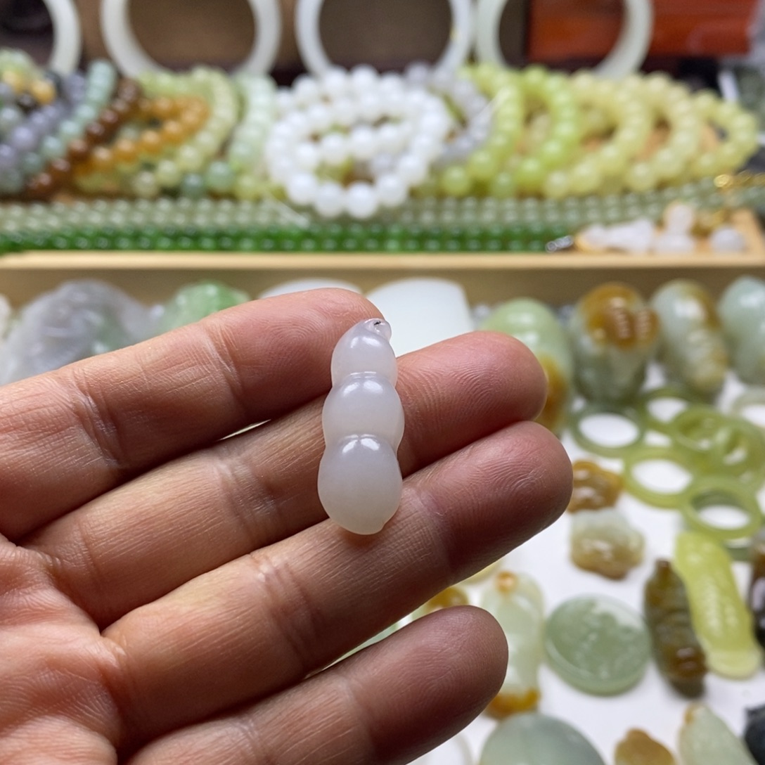 和田玉（糖玉）未镶嵌颈饰