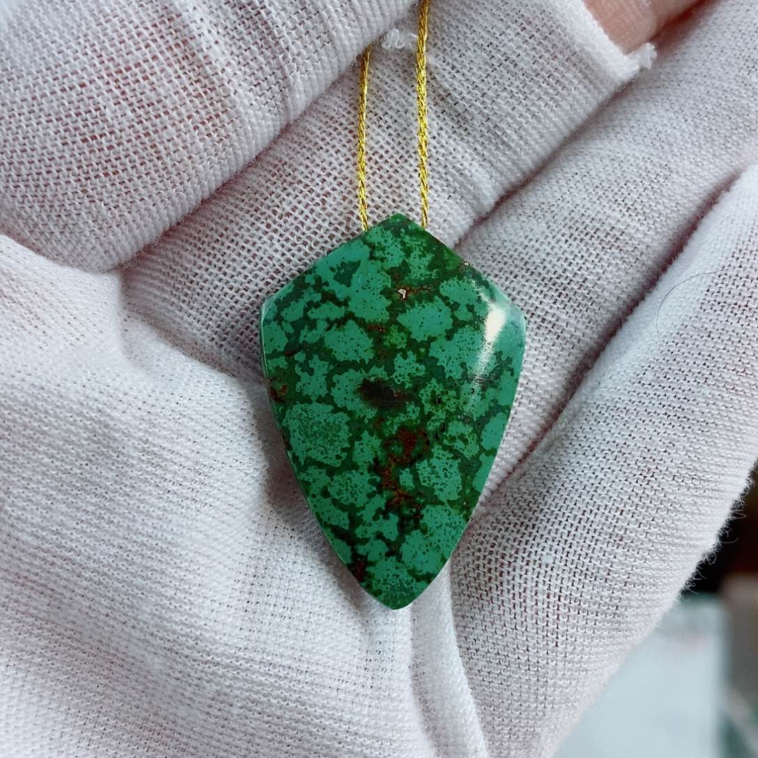 未镶嵌绿松石珠宝奇石