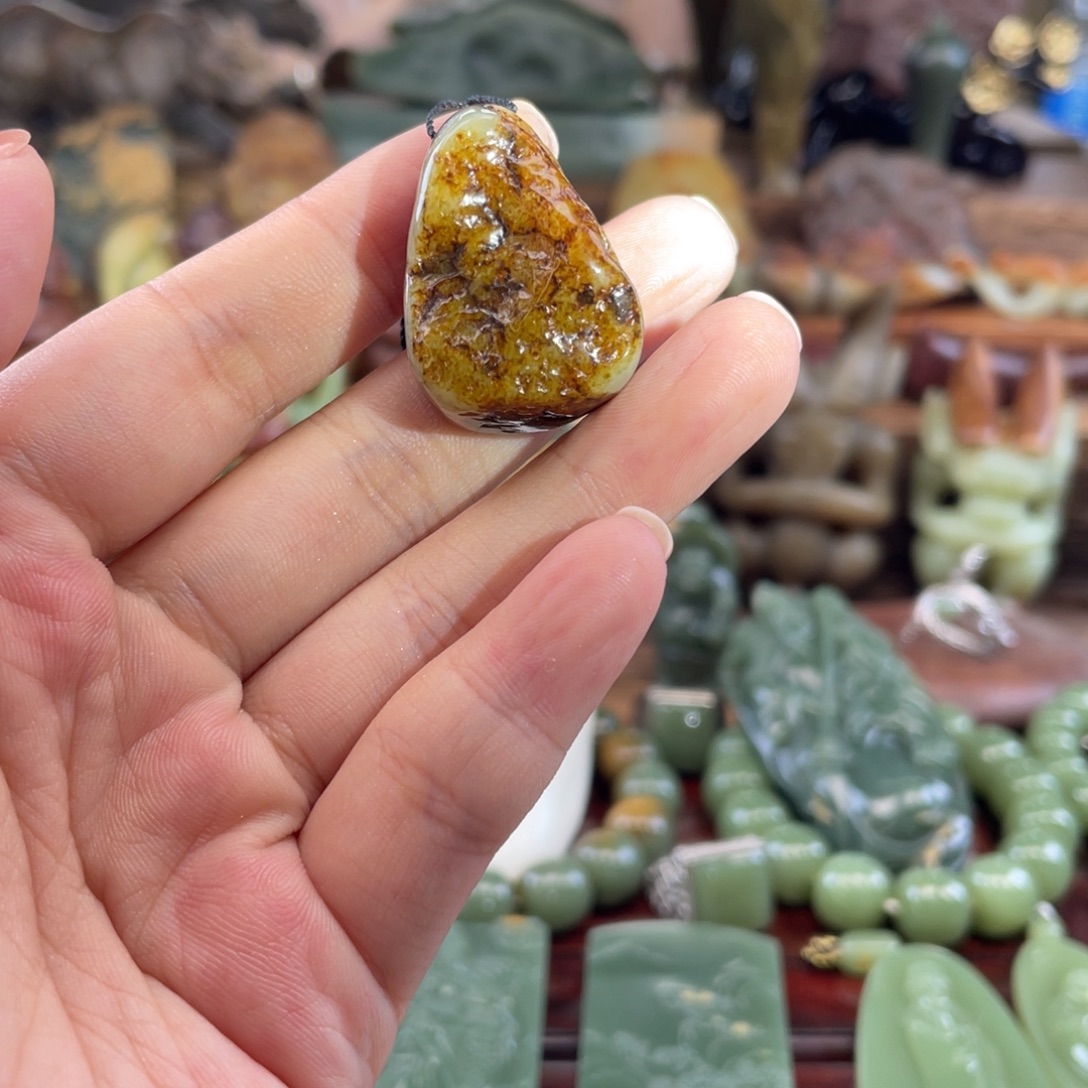 岫岩河磨玉（透闪石质玉）未镶嵌颈饰