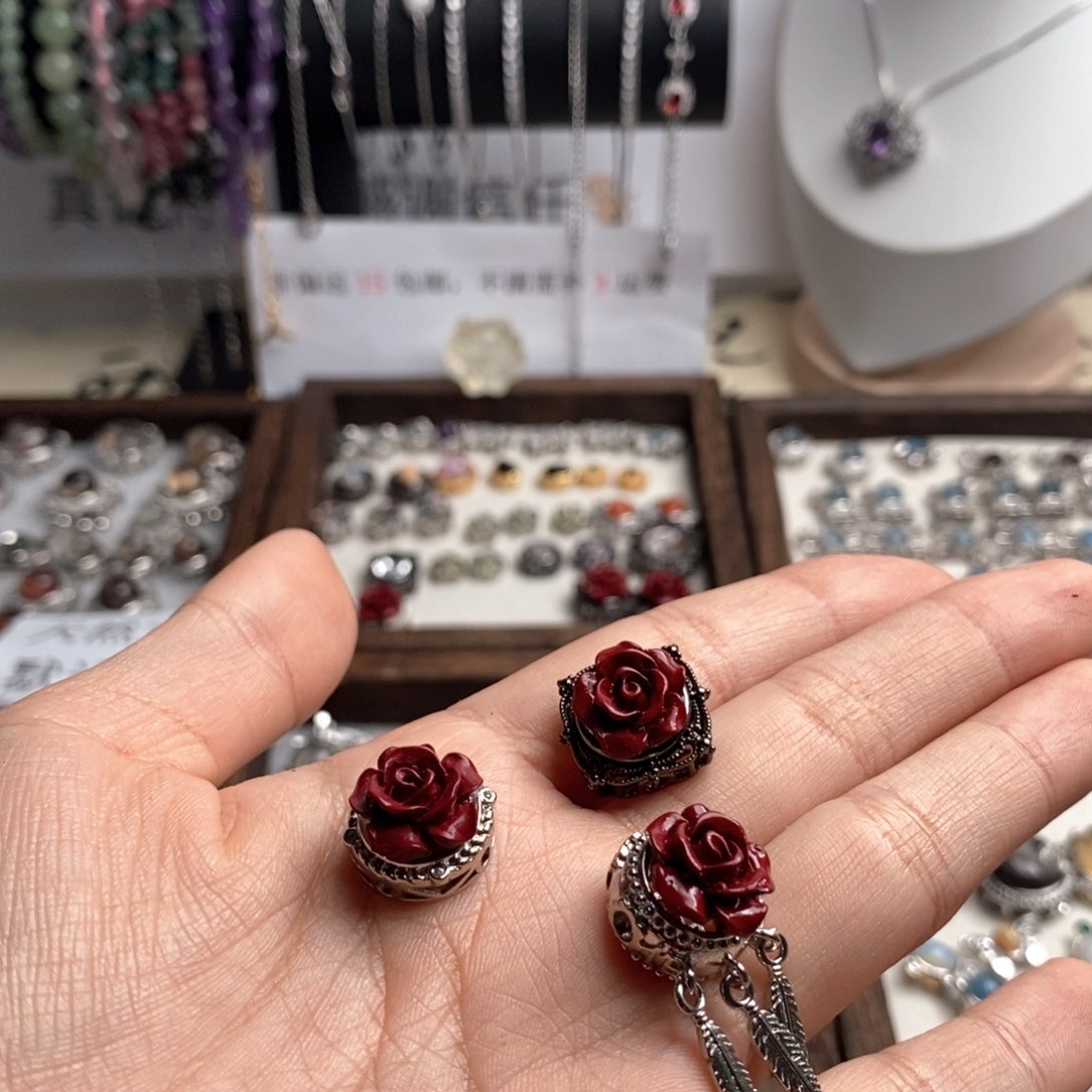 水晶盒子未镶嵌7****.朱砂花