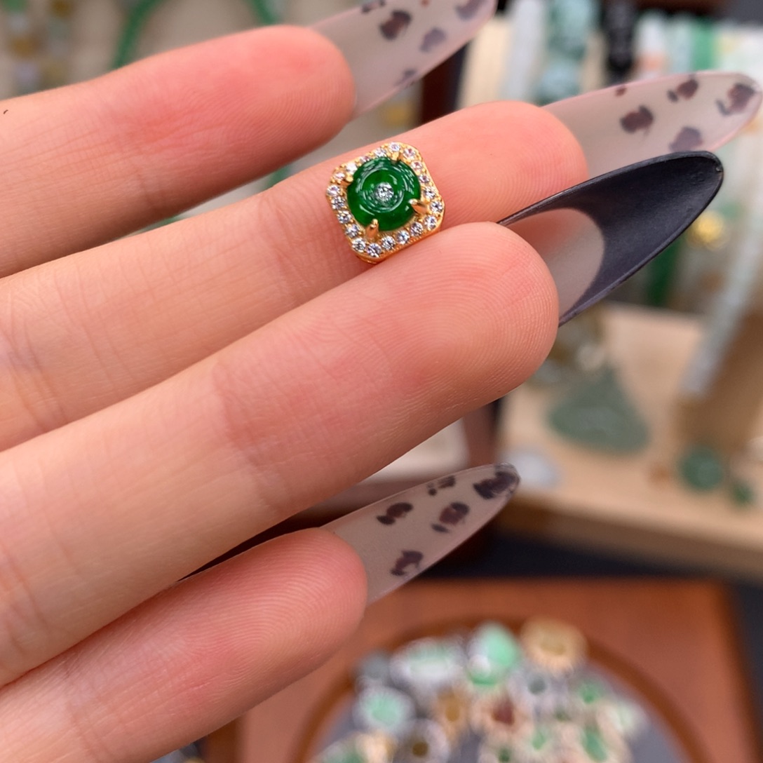 翡翠挂件未镶嵌你是