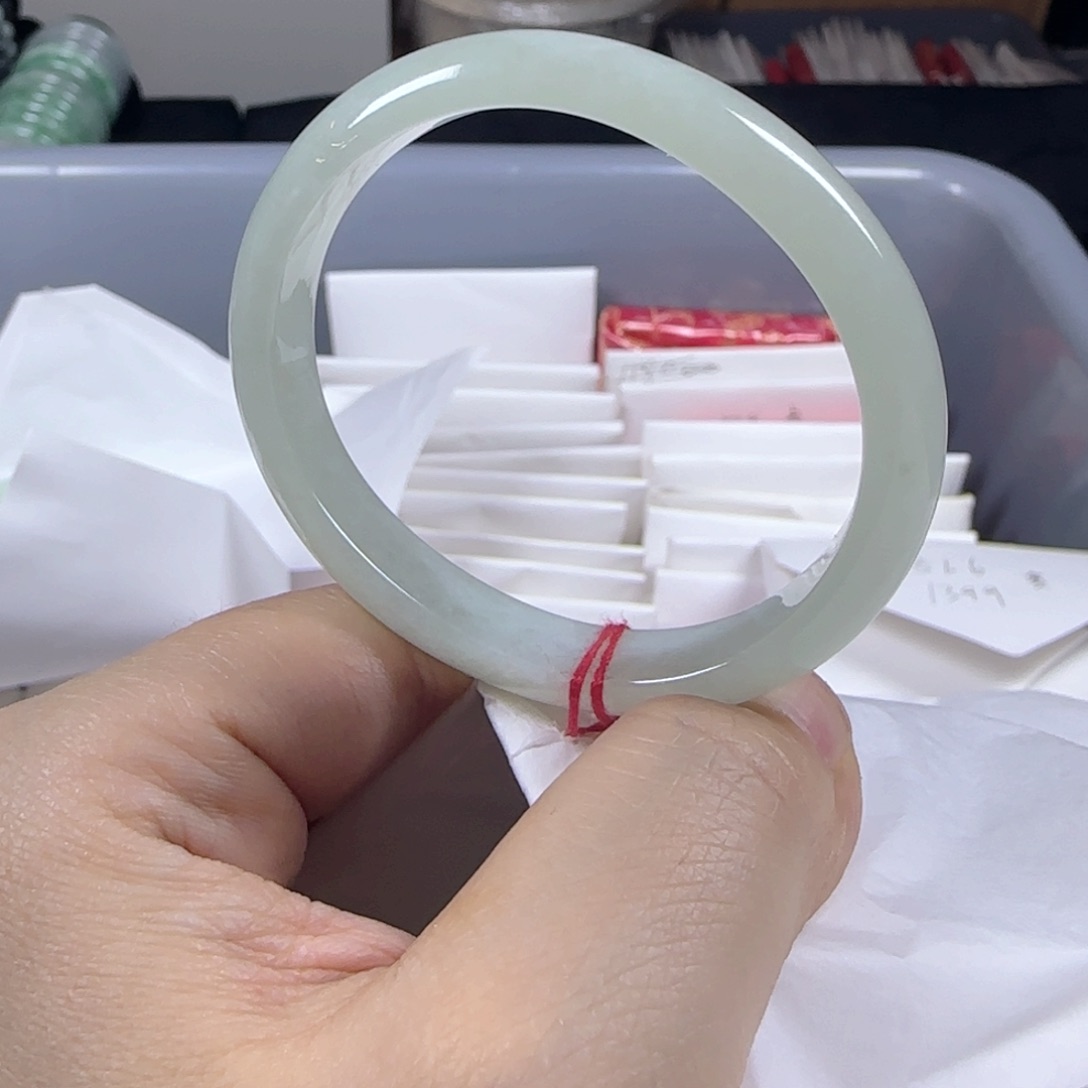 翡翠手镯未镶嵌小小冰晴底贵妃