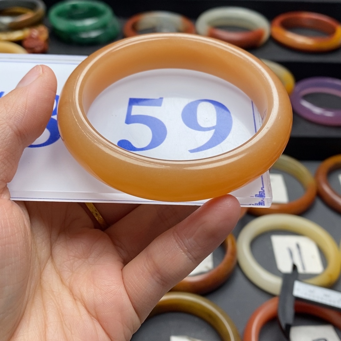 石英质玉（黄龙玉）手镯未镶嵌五*石