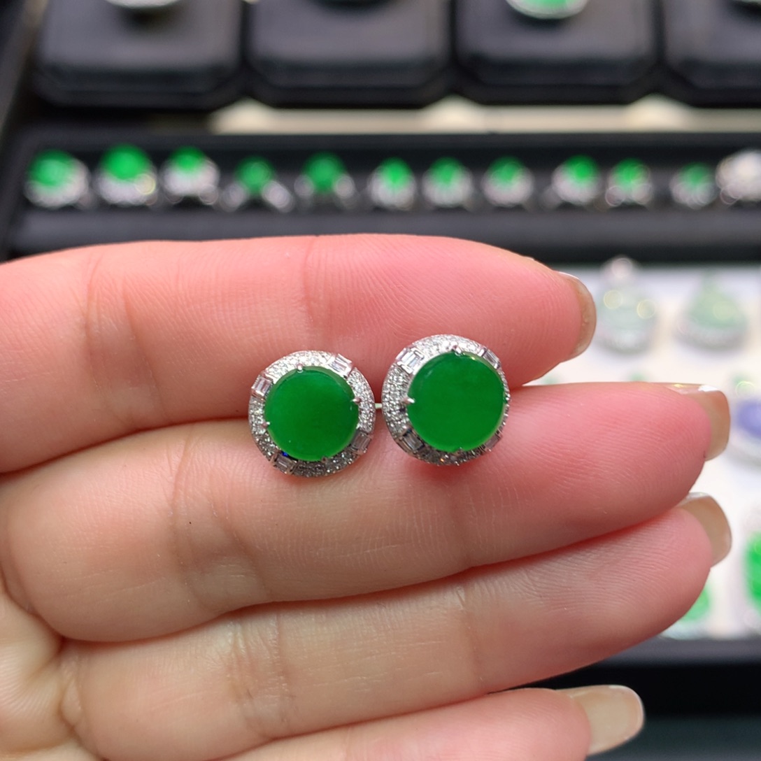 翡翠吊坠(不含链)18K金镶嵌