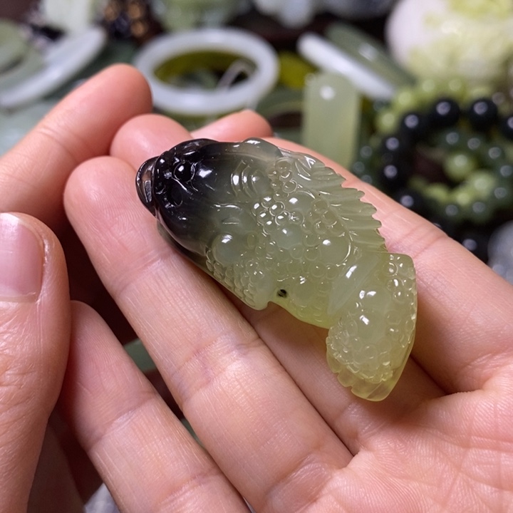 岫玉岫玉颈饰未镶嵌