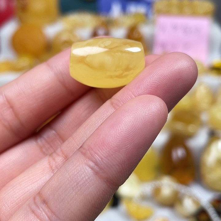 裸石蜜蜡未镶嵌小马蹄珠