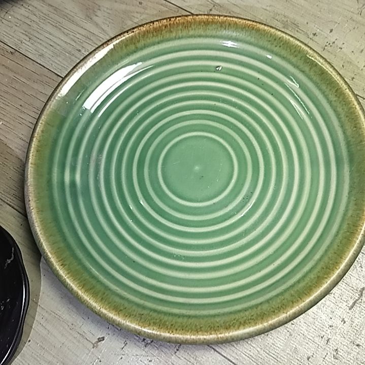 盘瓷片陶瓷杯盘壶碗都有