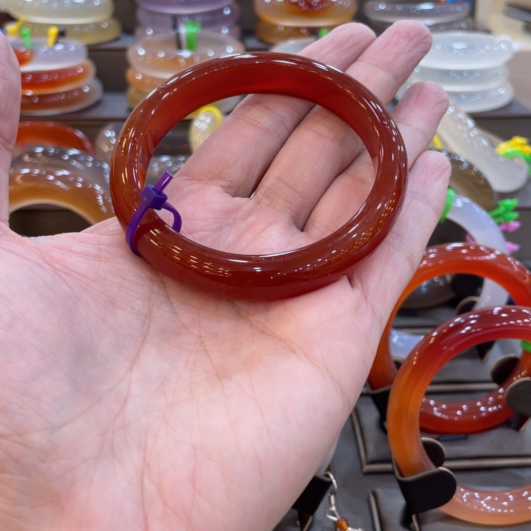 玛瑙/玉髓手镯未镶嵌