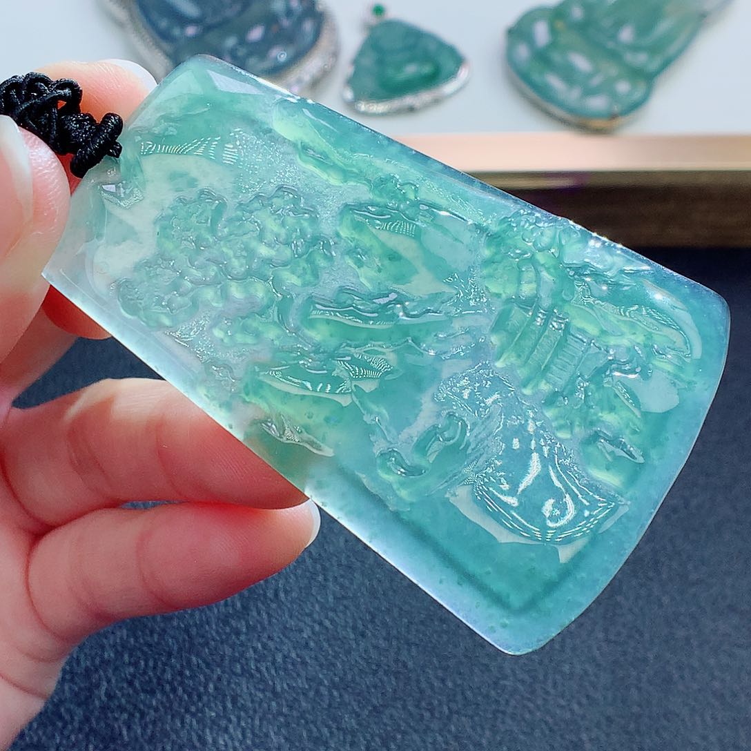 翡翠颈饰未镶嵌翡翠
