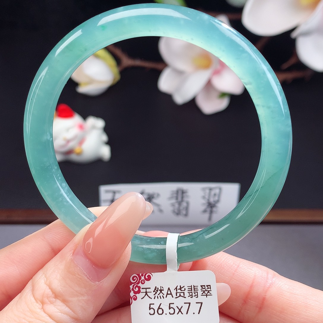 翡翠手镯（圆镯）未镶嵌