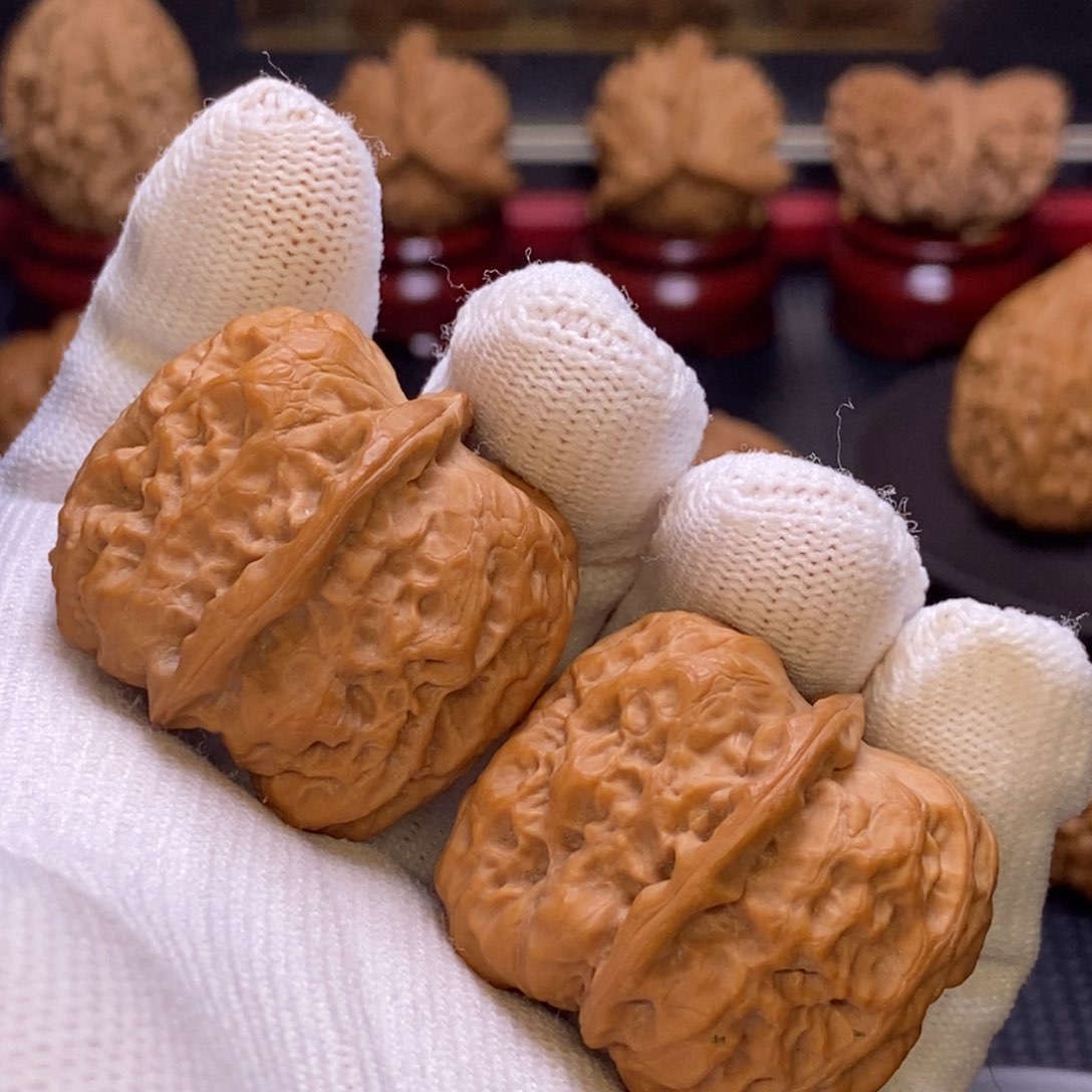 文玩核桃吊坠瘦***显金钟 野生